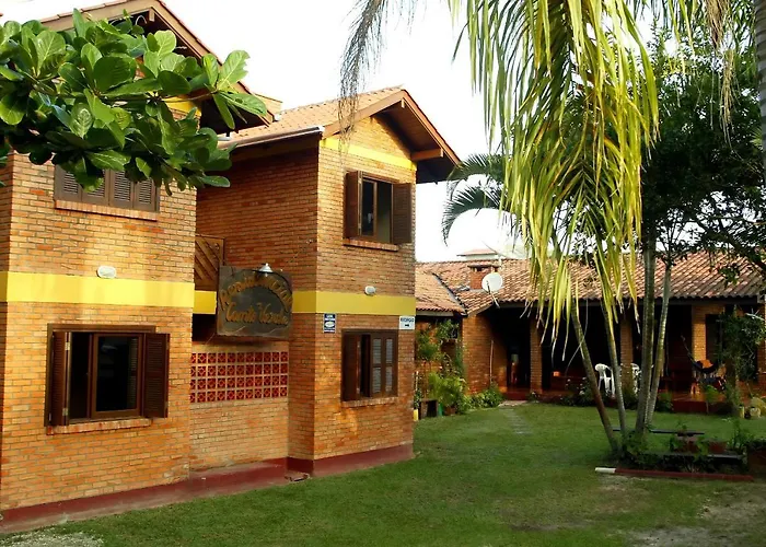 Pousada E Residencial Canto Verde...A Uma Quadra Da Melhor Praia... Bombinhas