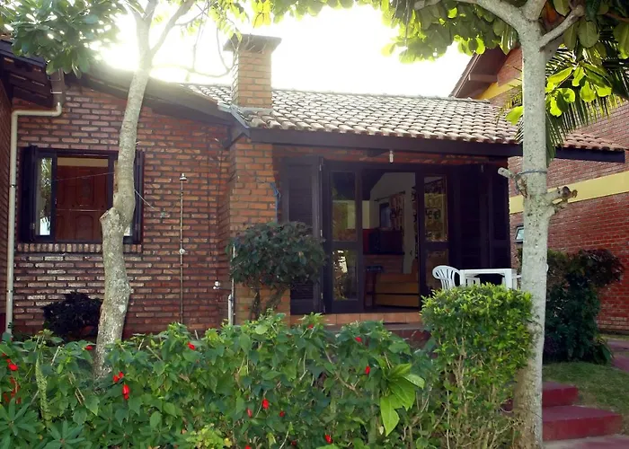 Pousada E Residencial Canto Verde...A Uma Quadra Da Melhor Praia... Bombinhas